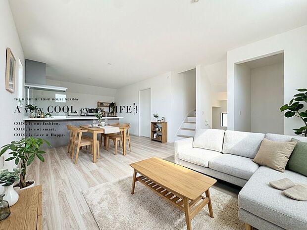 【配置してある家具や小物はCGによるイメージです】 【Livingroom】リビング