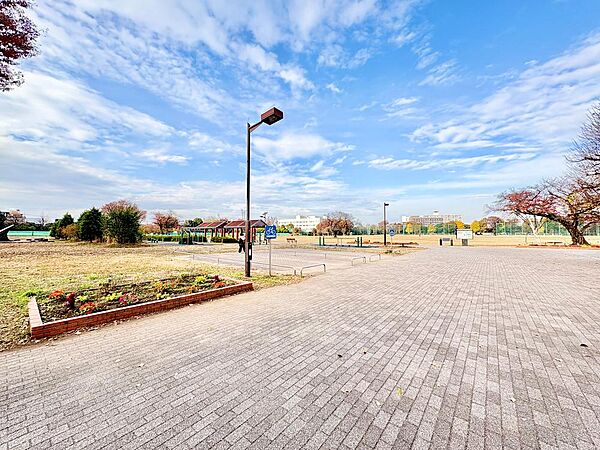 武蔵野中央公園まで約1300m
