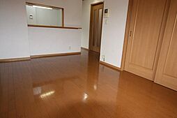 JR福塩線 新市駅 徒歩5分の賃貸アパート 2階2LDKのリビング/ダイニング