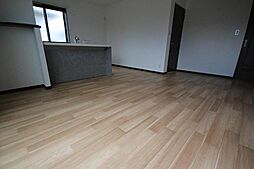 JR山陽本線 東福山駅 4.4kmの賃貸アパート 2階2SLDKのリビング/ダイニング