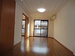 ガーデンハイム参番館 1階1LDKのリビング/ダイニング