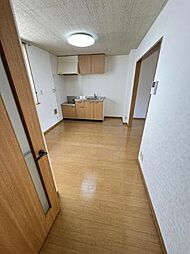 JR福塩線 万能倉駅 3.5kmの賃貸アパート 2階1LDKのリビング/ダイニング