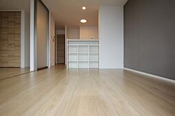 JR福塩線 万能倉駅 徒歩10分の賃貸アパート 2階2LDKのリビング/ダイニング