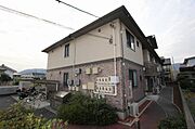 鵜飼駅より徒歩6分 築18年10ヶ月 2階建の賃貸物件