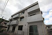 尾道駅より徒歩10分 築15年9ヶ月 3階建の賃貸物件