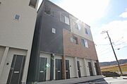 福山駅より徒歩26分 築4年6ヶ月 3階建の賃貸物件