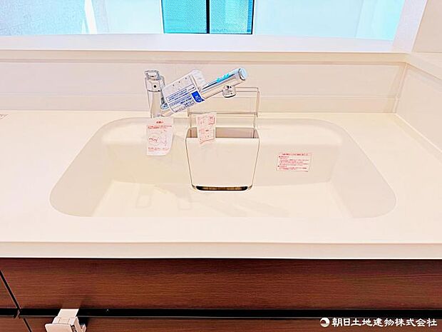 【キッチン】お手入れがしやすく、いつでも清潔感を保てるシンクです。