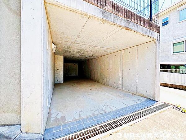 【駐車場】お出かけ前も、帰宅後も、スムーズに駐車。