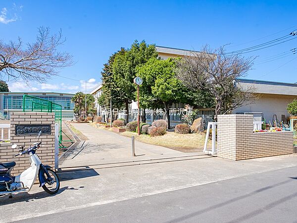 【中学校】所沢市立小手指中学校　1479ｍ
