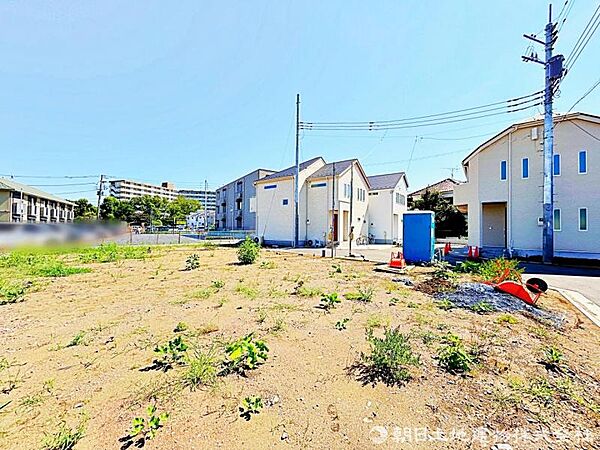 子育て環境も充実、近くには小さなお子様が元気に走り回れる公園があります。