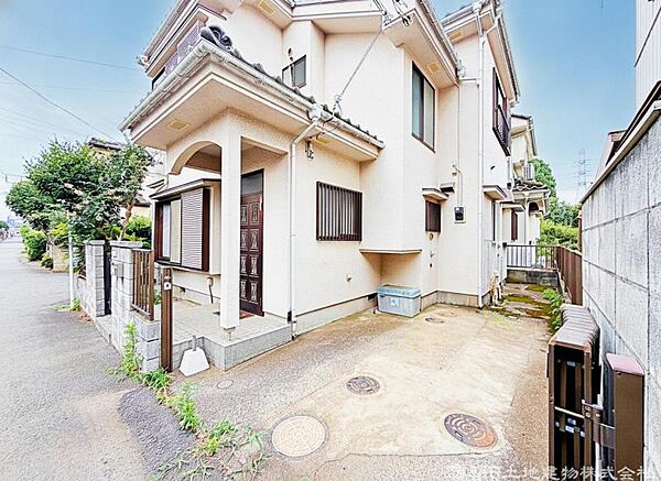 【外観】通風・採光を考慮した快適な住まいです。