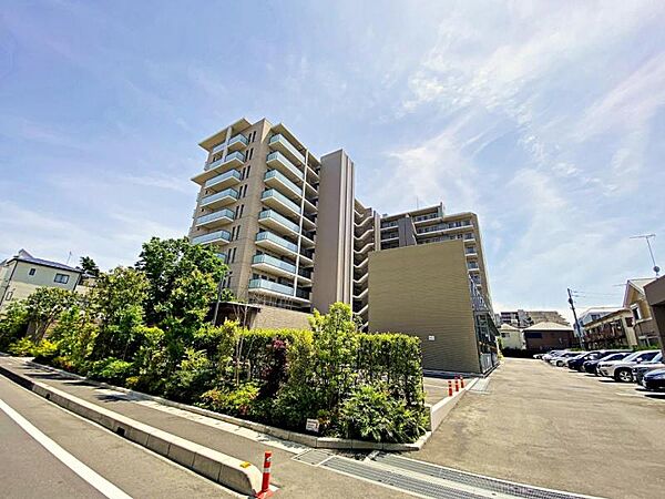 「新所沢」駅徒歩14分の好立地です。