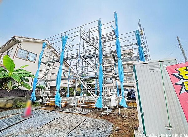【外観】自然との調和が感じられる外観で、心が安らぎます。