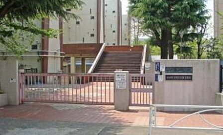 目黒区立第一中学校(570m)