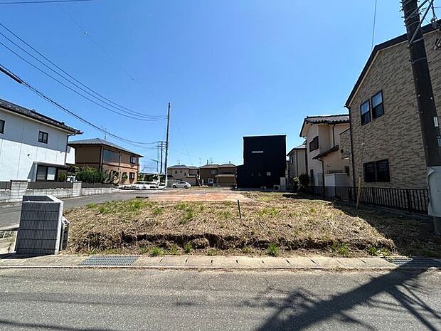 区画整理地内の閑静な住宅街♪建築条件付き売地角地につき日当たり良好♪