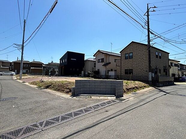 区画整理地内の閑静な住宅街♪建築条件付き売地角地につき日当たり良好♪