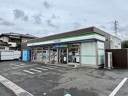 ファミリーマート流山三輪野山店 440m