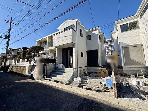 前面道路は車通りが少ないです♪