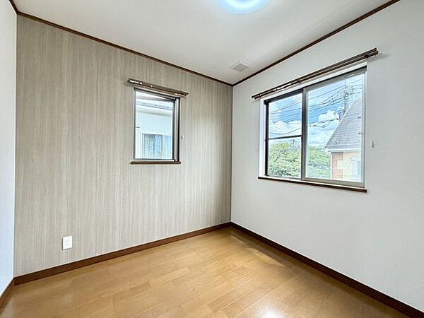〈4.2帖〉アクセントクロスがオシャレ♪