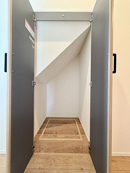 〈廊下収納〉デッドスペースも無駄にしません！床下収納もあります♪豊富な収納で快適空間を保ちます♪