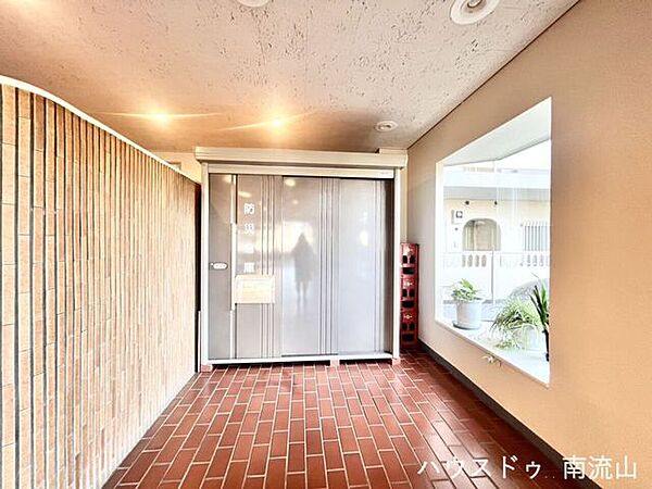 マンション内に防災倉庫を設置。非常時にも対応できる安心の管理体制！