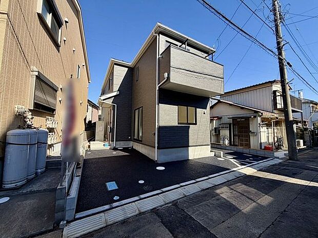 たっぷりの陽光と心地よい風が舞い込む住まいを想像させます♪