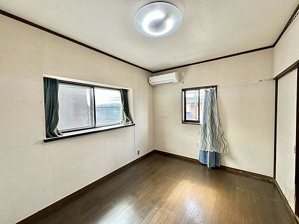 〈6帖〉二面採光で室内大変明るいです♪