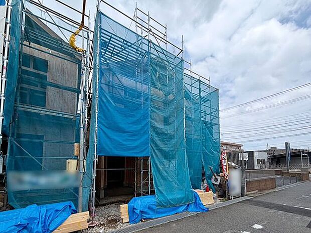 たっぷりの陽光と心地よい風が舞い込む住まいを想像させます♪