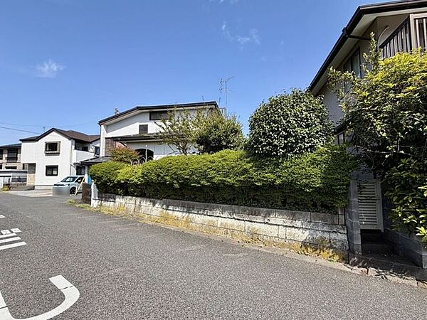 たっぷりの陽光と心地よい風が舞い込む住まいを想像させます♪