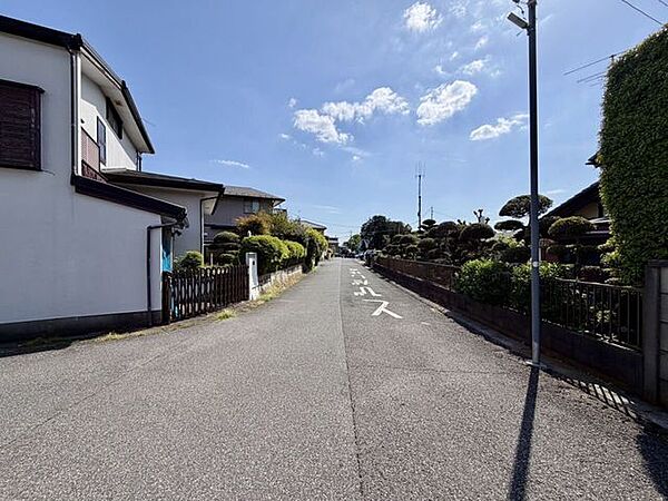 前面道路幅員約6ｍ！車の出し入れも比較的楽です！