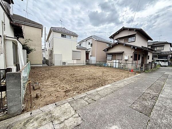 周辺は閑静な住宅街♪