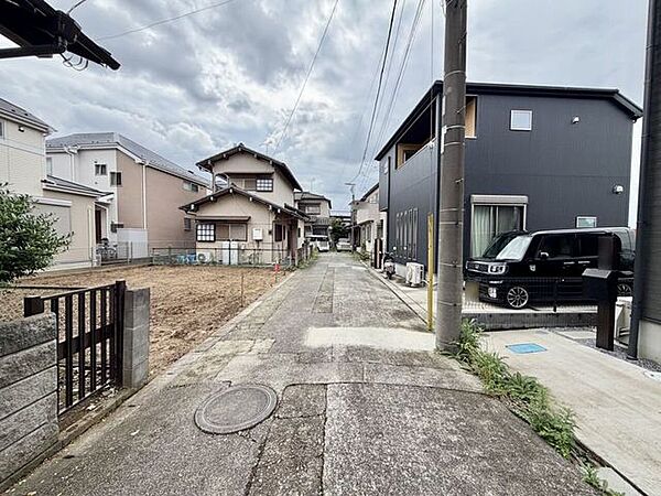 この先は突き当りになるので、限られた住人だけが通るので安心♪