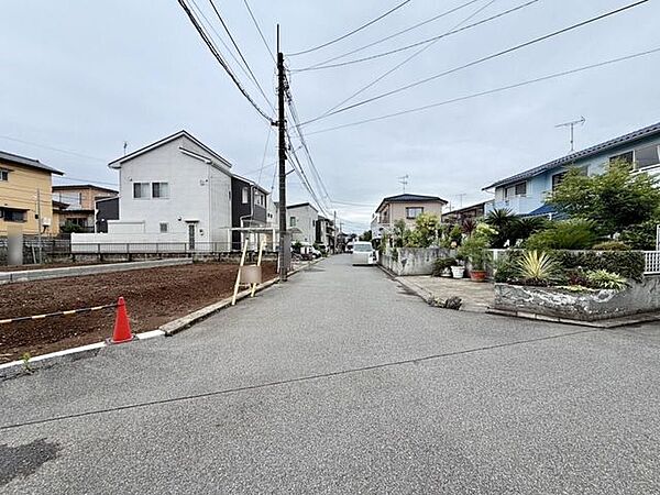 周辺は閑静な住宅街！駅から離れている分、落ち着いた住環境です。