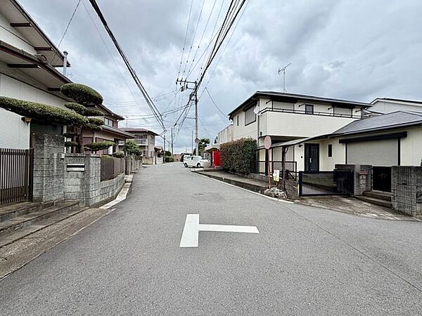 周辺は閑静な住宅街！