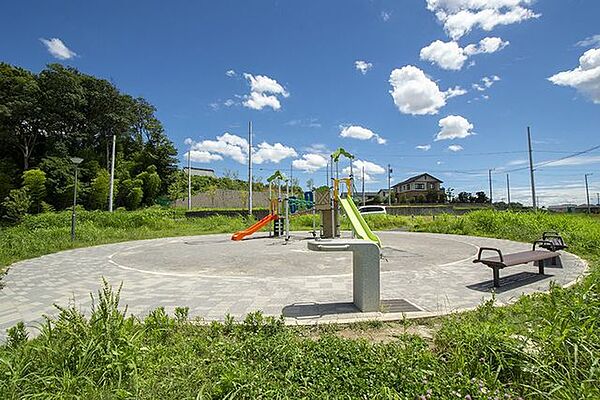 西平井4号公園 640m