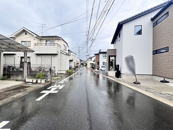 見通しのいい前面道路のため、車の出し入れもスムーズです◎
