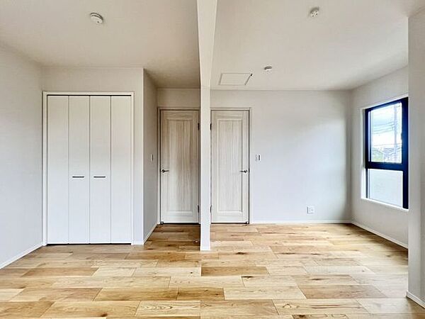 《9.4帖》お子様が小さいうちは広々とした一部屋空間として。成長後は2部屋に分けて子供部屋として利用可能◎長く快適に暮らせる可変性のある間取りです♪