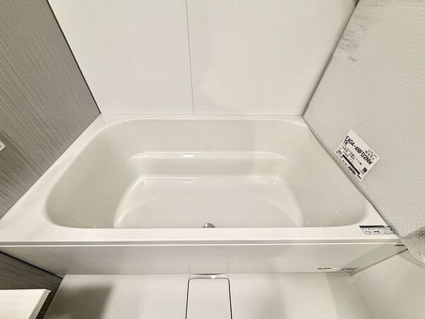 肩まで浸かれる深型浴槽で、日ごろの疲れを癒しましょう♪
