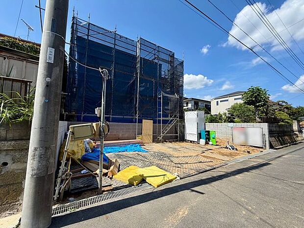 たっぷりの陽光と心地よい風。光と風が舞い込む、開放感あふれる住まいを想像させます♪