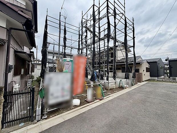 スーパー、コンビニ、ドラッグストア等々徒歩圏内に点在しており、暮らしやすい環境です!