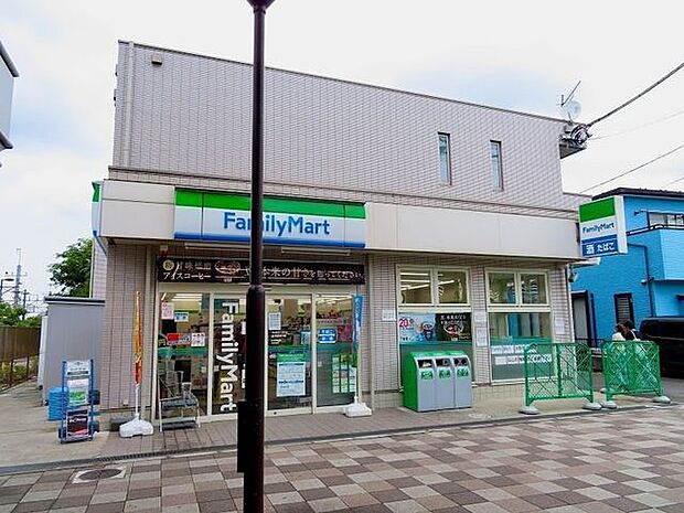 ファミリーマート 運河駅東口店 250m