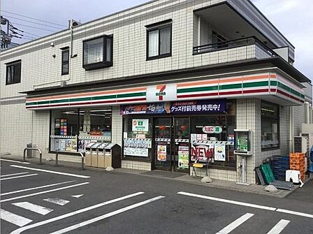 セブンイレブン柏中新宿店 560m