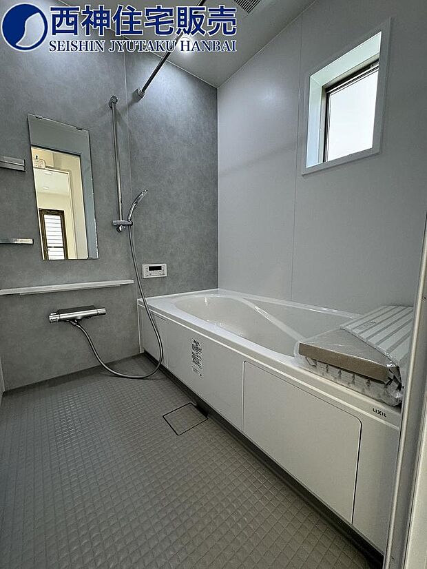 浴室です。ふたに保温材を使用しているので、お湯を張ってから4時間経っても、下がる温度は最大2.5℃です。現地（2024年4月25日）撮影