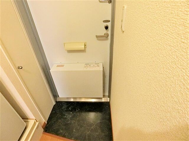 シューズボックス・宅配ＢＯＸ完備です。