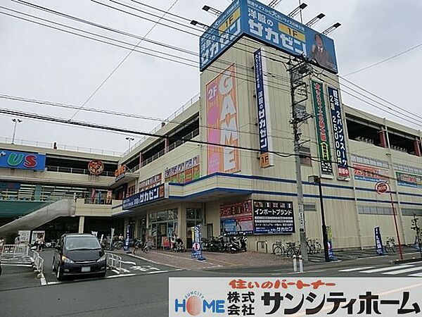 マメトラショッピングパーク 徒歩26分。 2010m