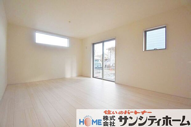 家族の一体感を感じられる広々スペース。家族と過ごす時間を大切にする方にピッタリなゆとり空間です。