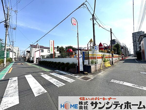 鴻巣幼稚園 徒歩8分。 600m