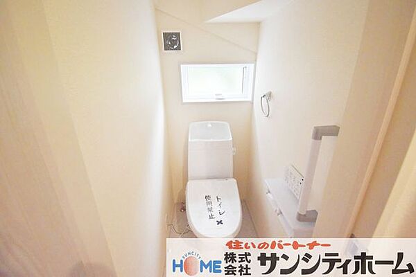 1階、2階にトイレがあるので朝の忙しい時間も安心ですね！