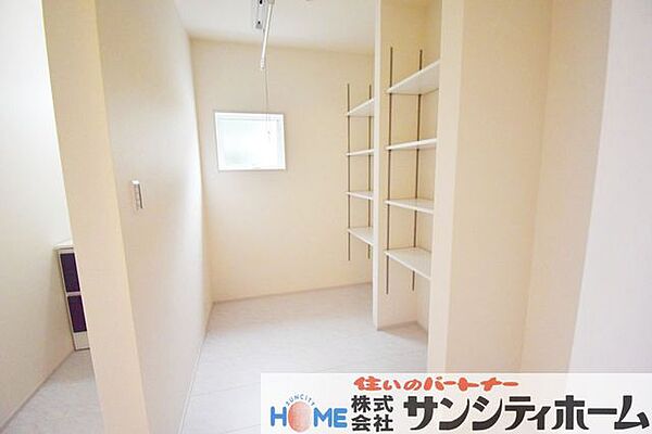 清潔感あふれるサンタリースペース。毎日使う場所だからこそ快適な空間となっております。