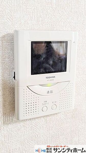 来訪者の顔をしっかり確認できてセキュリティ面でも安心のインターフォンです。